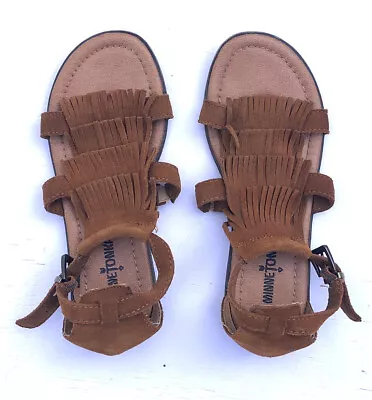 Minnetonka EUC Brown Suede Fringe Sandals Flat Sz 5 • $20.24