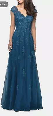 New La Femme Cascading Embellishment Short Sleeve Lace Gown In Teal Sz 8 $599 • $135.98