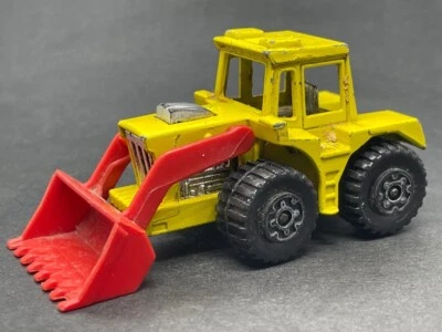 £1 • Buy Matchbox 1976 Tractor Shovel