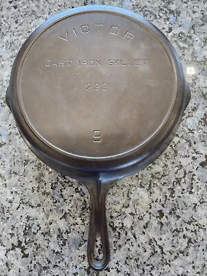 🍳 Griswold VICTOR #9 Cast Iron Skillet 723 Frying Pan  • $125