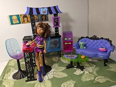 Monster High Coffin Bean Play Set.  Clawdeen Wolf Doll.   • $50