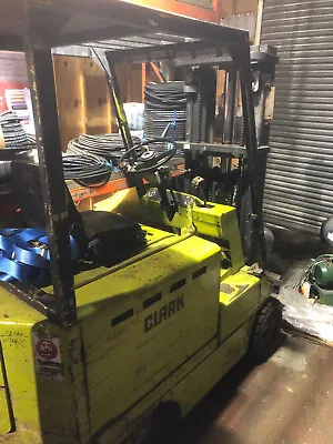 £2280 • Buy Clark EC500 50 Electric Forklift 2 Tonne 2010 KG 2008 Battery Included Compact