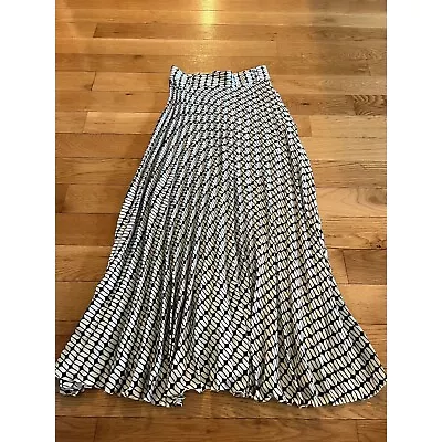 $30 • Buy Zara Women Black & White Skirt Size Extra Small
