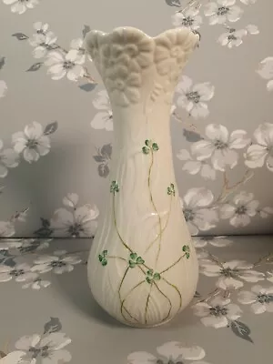 £24.99 • Buy Belleek Pottery 10.5  Daisy Shamrock Spill Vase Daisies Green Shamrocks 