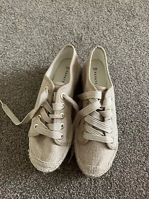 £4 • Buy Matalan Size 3 Canvas Shoes 