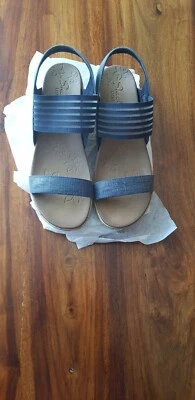 £24 • Buy  Skechers Beverlee Smitten Kitten Denim Wedge Sandal Size Uk8 Vgc