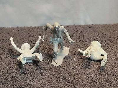 M~ Marx Western Town Playset Hard Plastic Gray Figures Lot Of 3 • $9.99