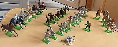 £10 • Buy Britain’s Deetail Toy Soldiers  19 Standing  6 Horses & 5 Riders 1 Cowboy