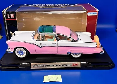 Road Signature 1955 Ford Fairlane Crown Victoria Model Car 1:18 Factory Error  • $52.26