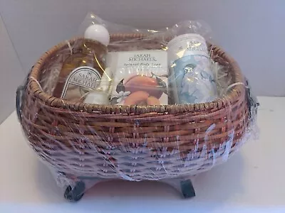 VTG Sarah Michaels Gift Basket Peach White Flower Bath Soap Talc Shower Gel NOS • $49.99