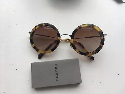  Sunglasses Miu Miu • £85