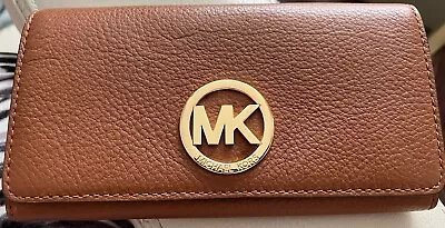 Michael Kors Large Wallet Brown Pebble Leather • $25