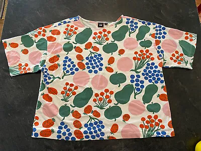 CLEAN NICE Uniqlo Marimekko Top Size S Strawberry Grape Fruits Cotton T-Shirt • $12.99