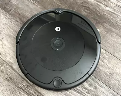 IRobot R694020 Roomba 694 Robot Vacuum-Wi-Fi Connectivity Black USED • $52.99