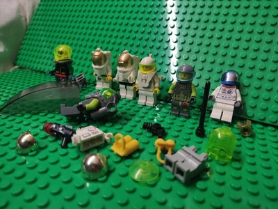 £5.99 • Buy Bundle Lego 7 Space Mini Figures