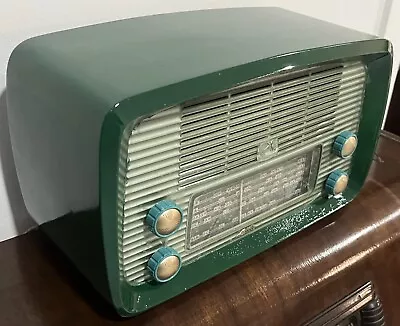 Vintage HMV Little Nipper 62-52 Mantle Valve Radio • $50