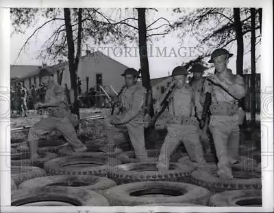 1941 Press Photo Fort Belvoir Md Us Soldiers In Training Exercise - Nem12495 • $16.99