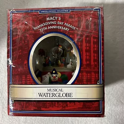 2001 Macy's Thanksgiving Day Parade 75th Anniversary Snow Globe Twin Towers • $20