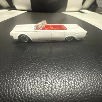 1/64 Custom Lowrider 1964 Lincoln Continental Convertible Pearl White • $13.99