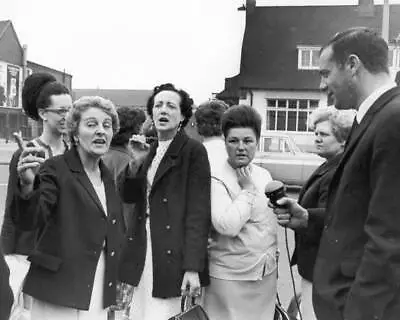 Striking Women Machinists 1968 Ford Dagenham Old Photo • $5.78