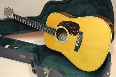 Martin HD-28 2001 Acoustic Guitar • $3333