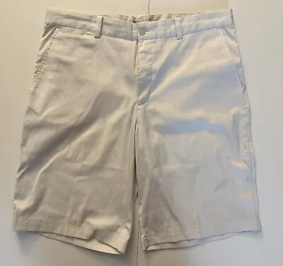 Men Nike Golf White Shorts Size 34 Dri-Fit Standard Fit • $9