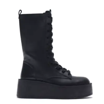 $60 • Buy NWT $129  ZARA Flat Platform Leather Combat Boots      Size:  6