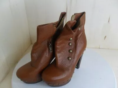 UGG Women's Chestnut Brown Cosima Studded Leather Heel Casual 1001683 Boots Sz 6 • $59.49