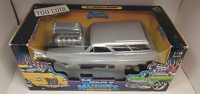 Muscle Machine 1965 Chevelle Wagon 1 18 Scale • $40