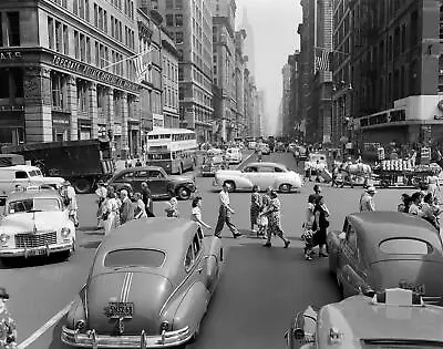 1948 NEW YORK STREET SCENE Photo OLD CARS TRAFFIC  (205-Q) • $11.77