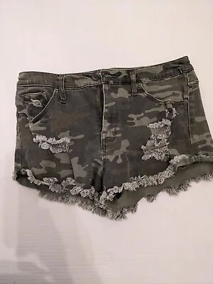 Women's Mossimo Supply Co. Camo Distressed Bootie Shorts Size 10 • $6.99