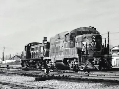 DH) Artistic Photograph 1974 Western Maryland Railroad Train Engine 37 • $14.50