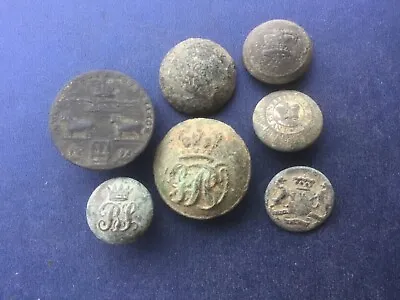 Buttons X 7. Metal Detecting Finds. • £8.50