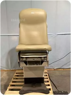 Midmark 625 Examination Table W/ Remote & Footswitch  % (351651) • $995