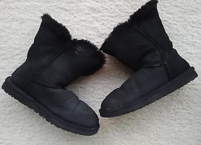 UGG Australia Boots Bailey Black Ankle Booties Button Suede Leather 6 Sheepskin • $22