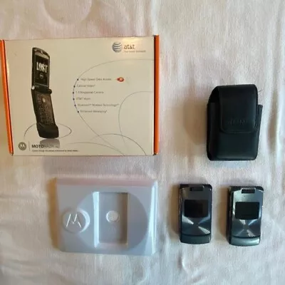 Motorola RAZR  Razor V3 Gray AT&T  Cellular Flip Phone   Lot Of 2 • $24