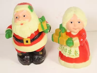 Vintage Santa Mr. Mrs. Claus Salt Pepper Shakers Christmas Hallmark C6558 • $7.96