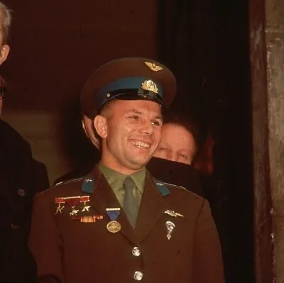 Yuri Gagarin Unsigned 10x10 Photo - Russian Cosmonaut - First Person In Space *1 • £2.70