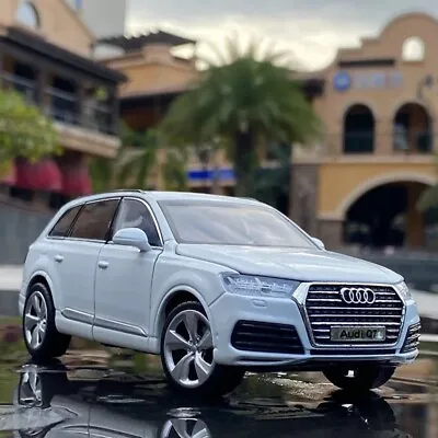 1:24 Scale Audi Q7 Sport SUV Alloy Car Model With Pull Back Sound Light Children • £19