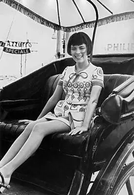 French Singer Mireille Mathieu Smiling On Board A Carriage Italy - 1970 Photo • $5.78