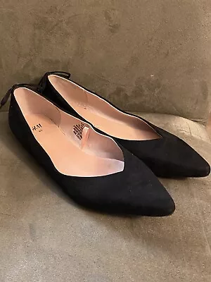 H&M Womans Pointed Flats Black Suede • $15