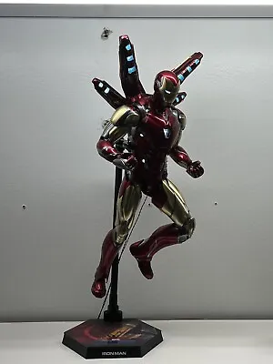 Hot Toys Iron Man MK85 MMS528D30 1/6 Figure + Updated Sculpt+ Fusion Reactor Kit • $335