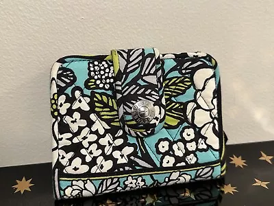 Vera Bradley Tri-fold Wallet In ISLAND BLOOMS • $30