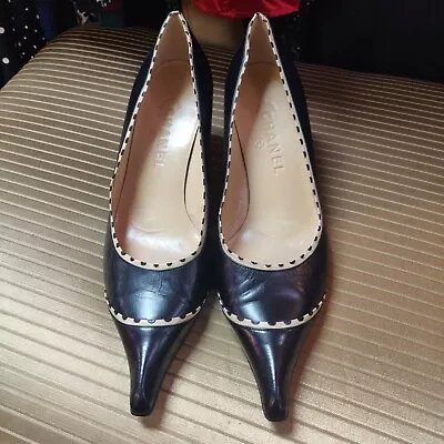 Vintage Chanel 40 Black Beige Polka Dot Leather Pumps Kitten Heels Gently Worn • $300