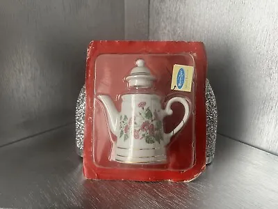 Miniature Teapot • £5