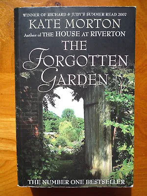 The Forgotten Garden: By Kate Morton (Paperback) Used - Very Good • £3.60