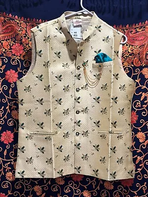 Ethnic Nehru Jacket Vest Men's Cream Gold & Green Leaf Flower Pattern Size 46 • $35