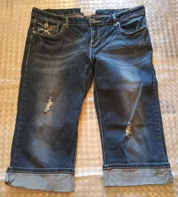 Maurices Size 15/16 Cuffed Capri Blue Jeans Stretchy Distressed 18  Inseam • $8