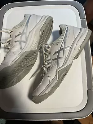 Asics Volleyball Shoes Women Size 8 • $25