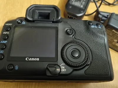 TBC2: Canon DS126091 EOS 5D Camera Body With Batteries & Charger • £320